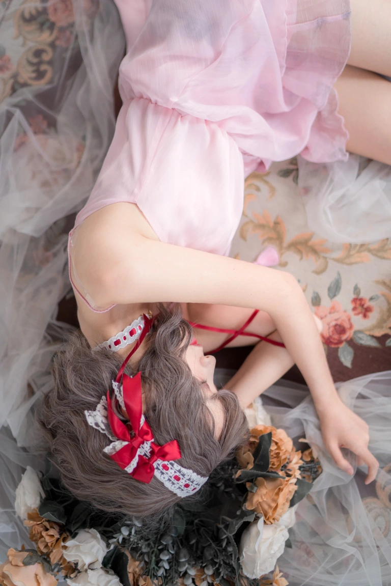 疯猫ss《粉红粉红》主题写真：17张全套美图