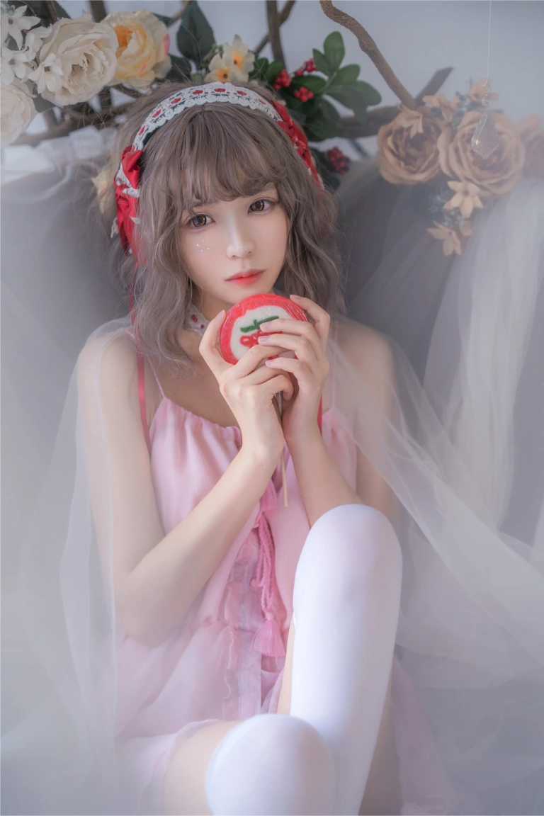 疯猫ss《粉红粉红》主题写真：17张全套美图