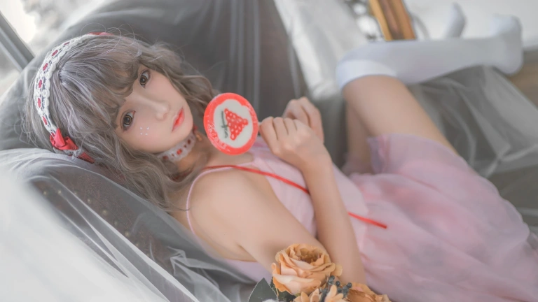 疯猫ss《粉红粉红》主题写真：17张全套美图