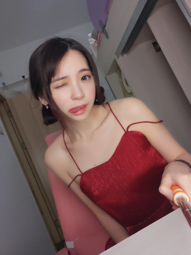 疯猫ss《红裙》主题写真：15张全套美图