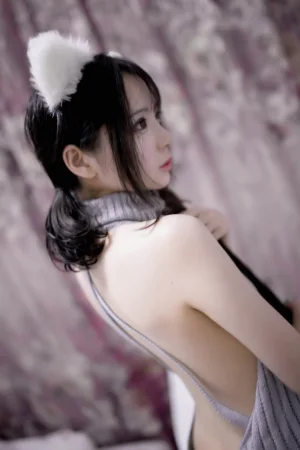 疯猫ss《露背毛衣》主题写真：16张全套美图