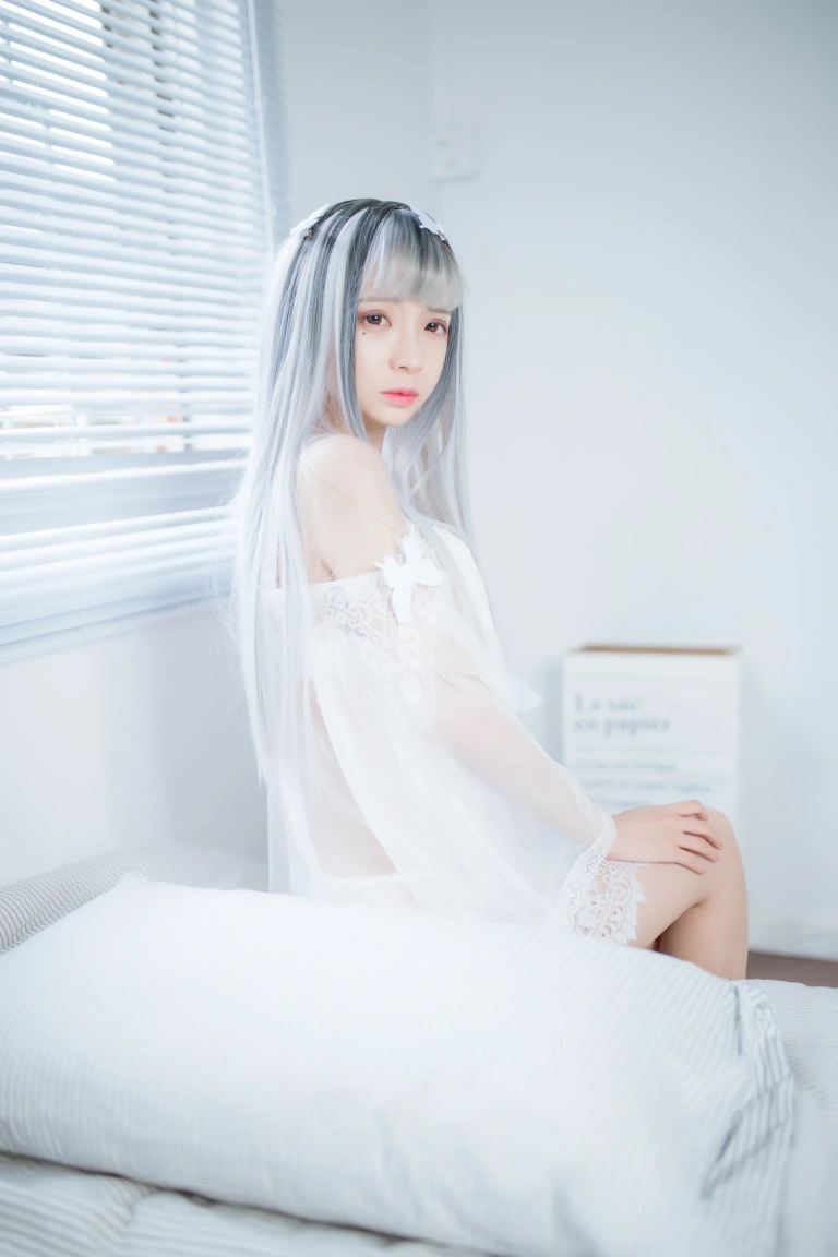 疯猫ss《透明白纱》主题写真：32张全套美图