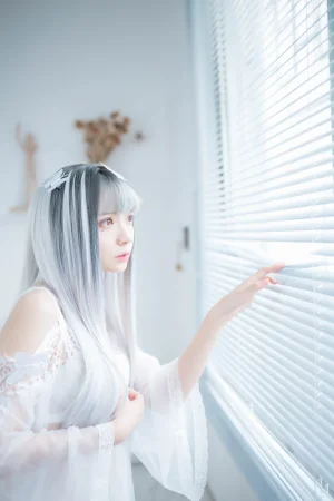 疯猫ss《透明白纱》主题写真：32张全套美图