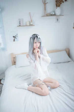 疯猫ss《透明白纱》主题写真：32张全套美图