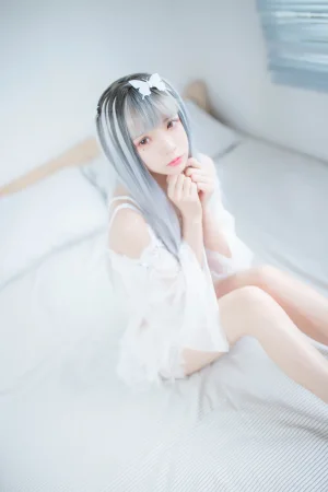 疯猫ss《透明白纱》主题写真：32张全套美图