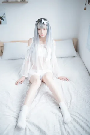 疯猫ss《透明白纱》主题写真：32张全套美图
