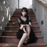 疯猫ss《街拍》主题写真：9张全套美图