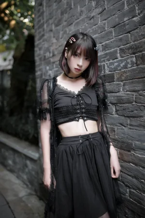 疯猫ss《街拍》主题写真：9张全套美图
