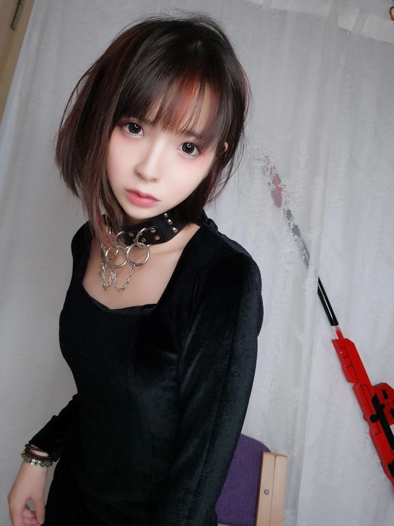 疯猫ss《黑色紧身衣》主题写真：9张全套美图