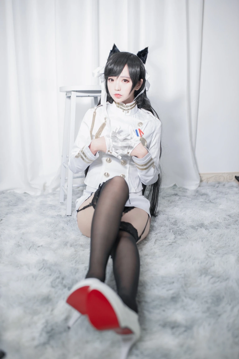 疯猫ss《爱宕》主题写真：25张全套美图