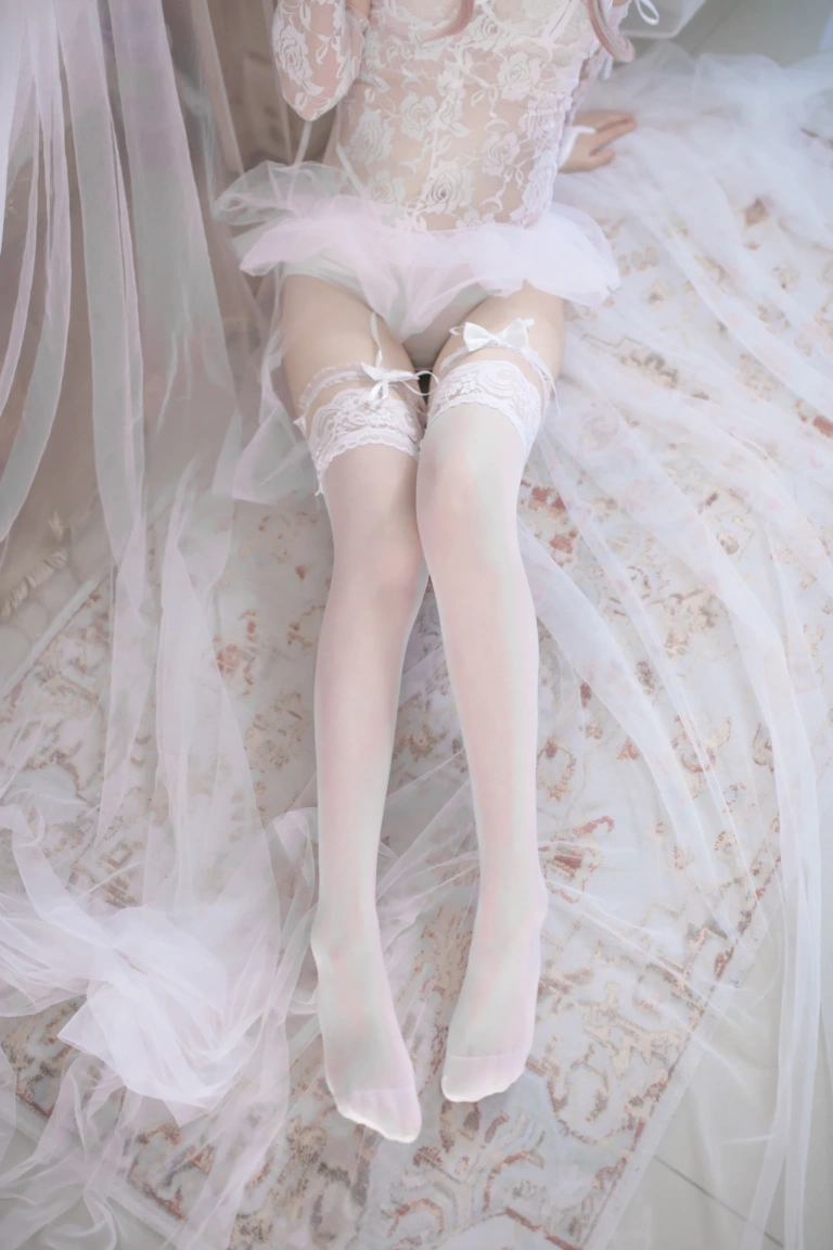 疯猫ss《纯白精灵》主题写真：29张全套美图