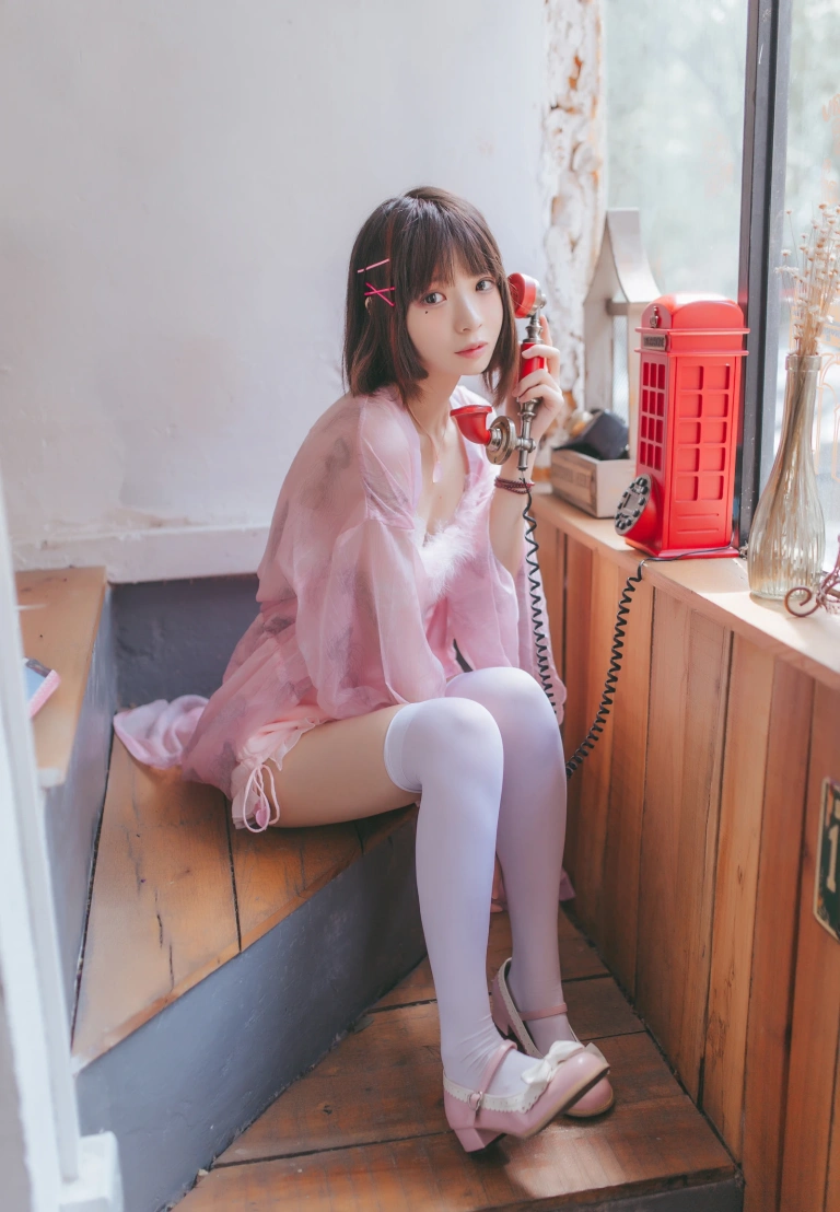 疯猫ss《粉红日常》主题写真：19张全套美图