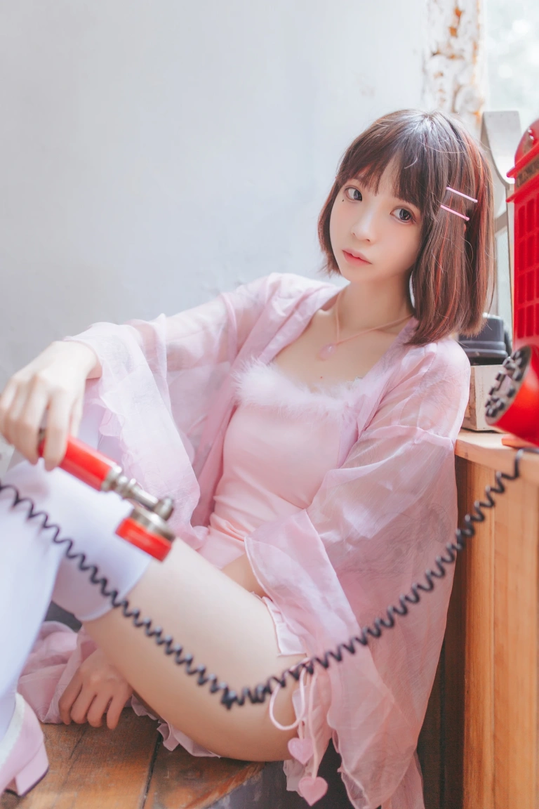 疯猫ss《粉红日常》主题写真：19张全套美图