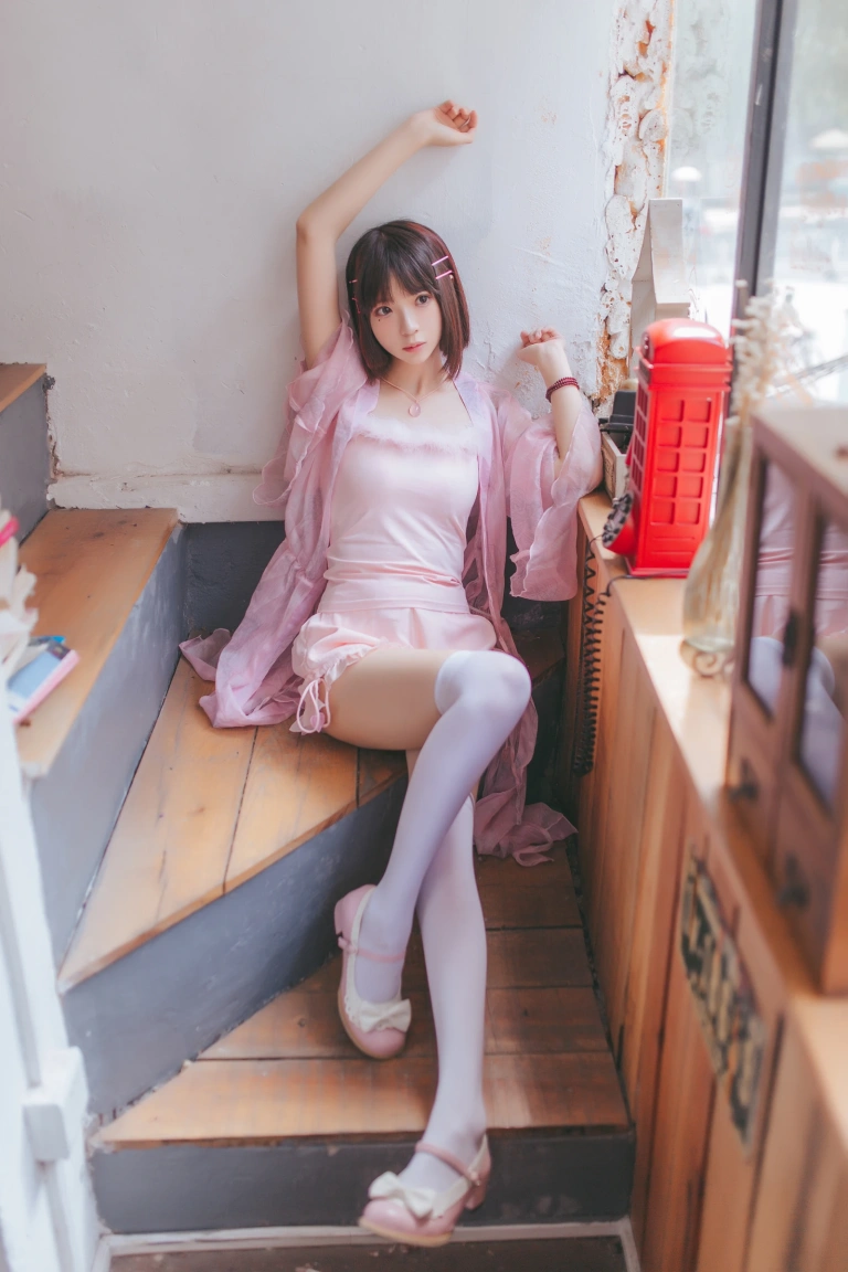 疯猫ss《粉红日常》主题写真：19张全套美图