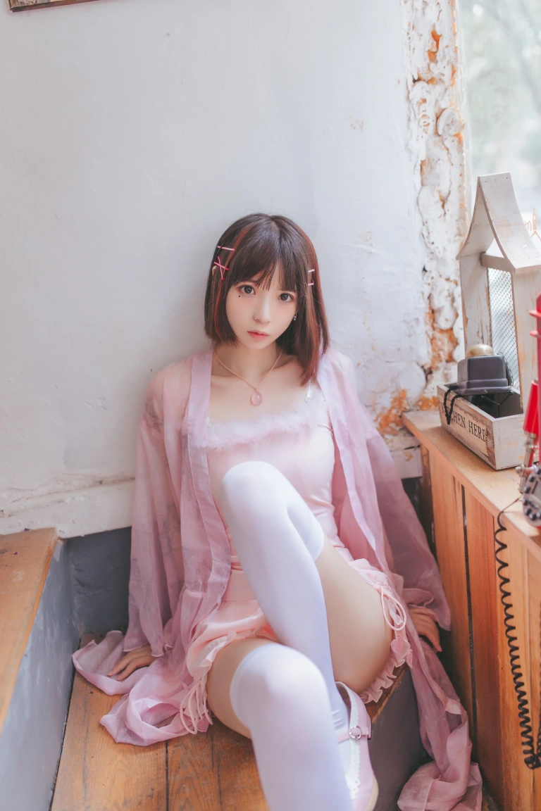 疯猫ss《粉红日常》主题写真：19张全套美图