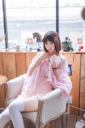 疯猫ss《粉红日常》主题写真：19张全套美图