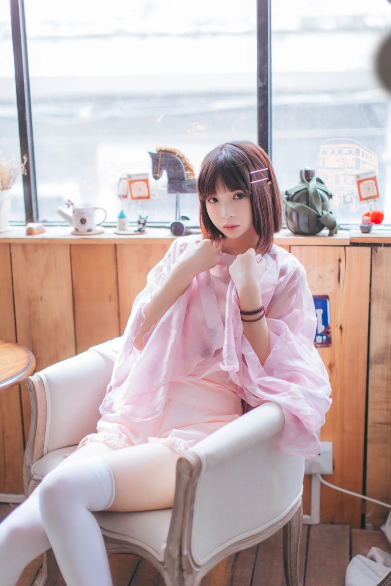 疯猫ss《粉红日常》主题写真：19张全套美图
