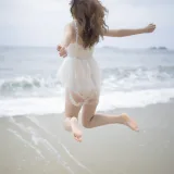 疯猫ss《眠海歌 海滩黄色》主题写真：29张全套美图