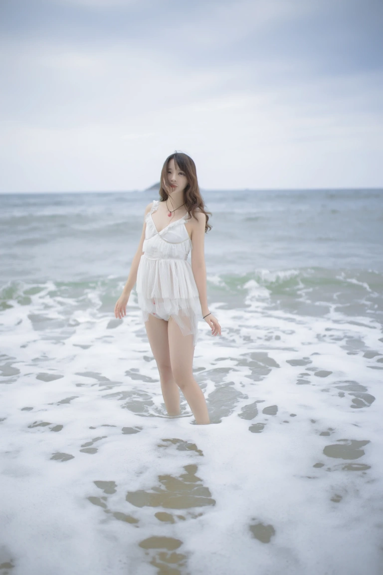 疯猫ss《眠海歌 海滩黄色》主题写真：29张全套美图