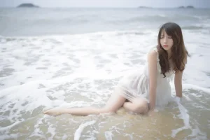 疯猫ss《眠海歌 海滩黄色》主题写真：29张全套美图