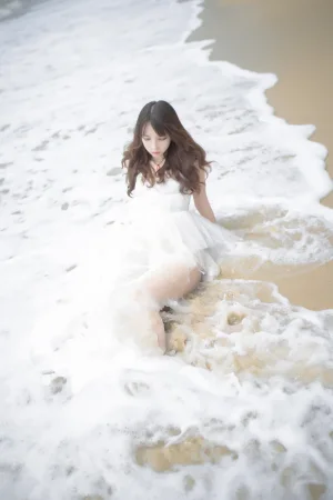 疯猫ss《眠海歌 海滩黄色》主题写真：29张全套美图
