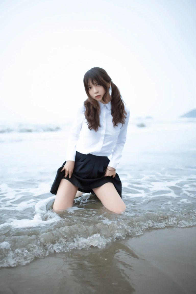 疯猫ss《眠海歌 海滩蓝色》主题写真：28张全套美图