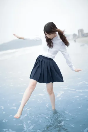 疯猫ss《眠海歌 海滩蓝色》主题写真：28张全套美图