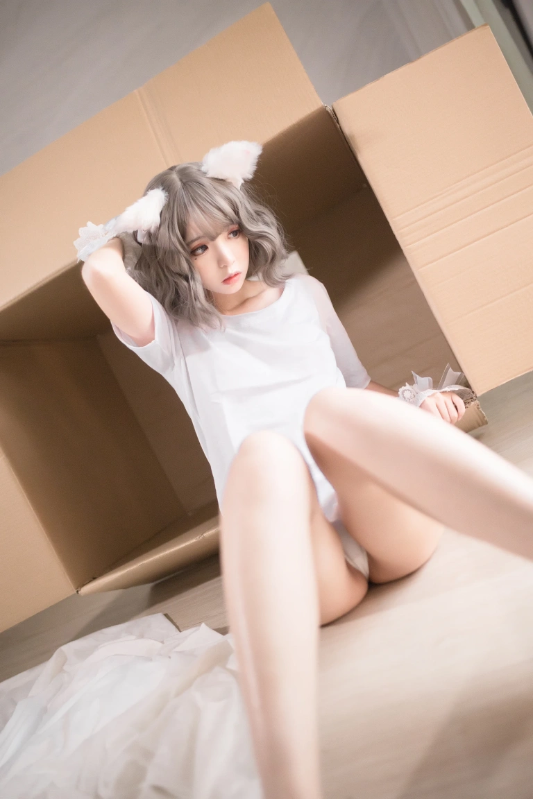 疯猫ss《魔女样双笙本 白猫》主题写真：30张全套美图