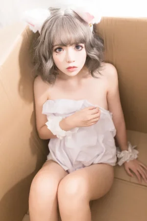 疯猫ss《魔女样双笙本 白猫》主题写真：30张全套美图