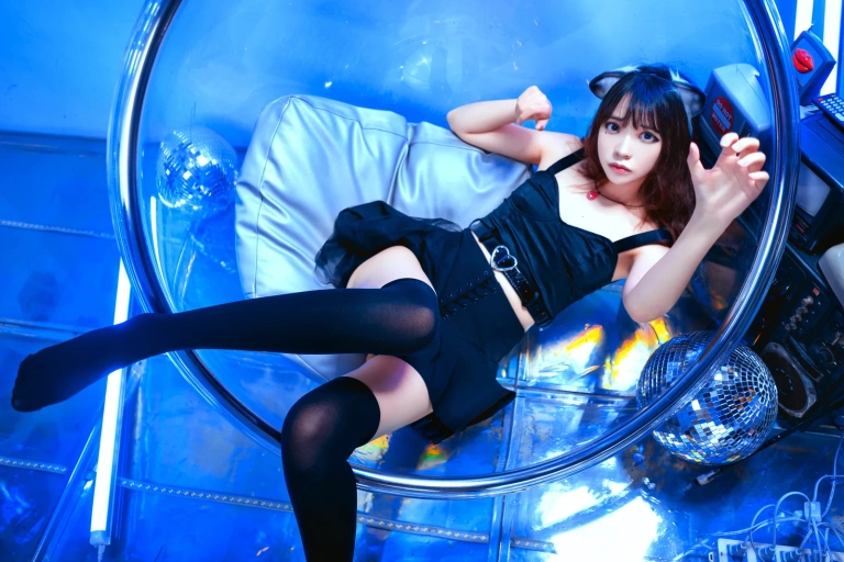 疯猫ss《魔女样双笙本 幻象蓝猫》主题写真：28张全套美图
