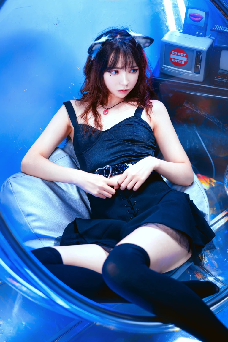 疯猫ss《魔女样双笙本 幻象蓝猫》主题写真：28张全套美图