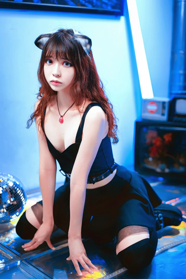 疯猫ss《魔女样双笙本 幻象蓝猫》主题写真：28张全套美图