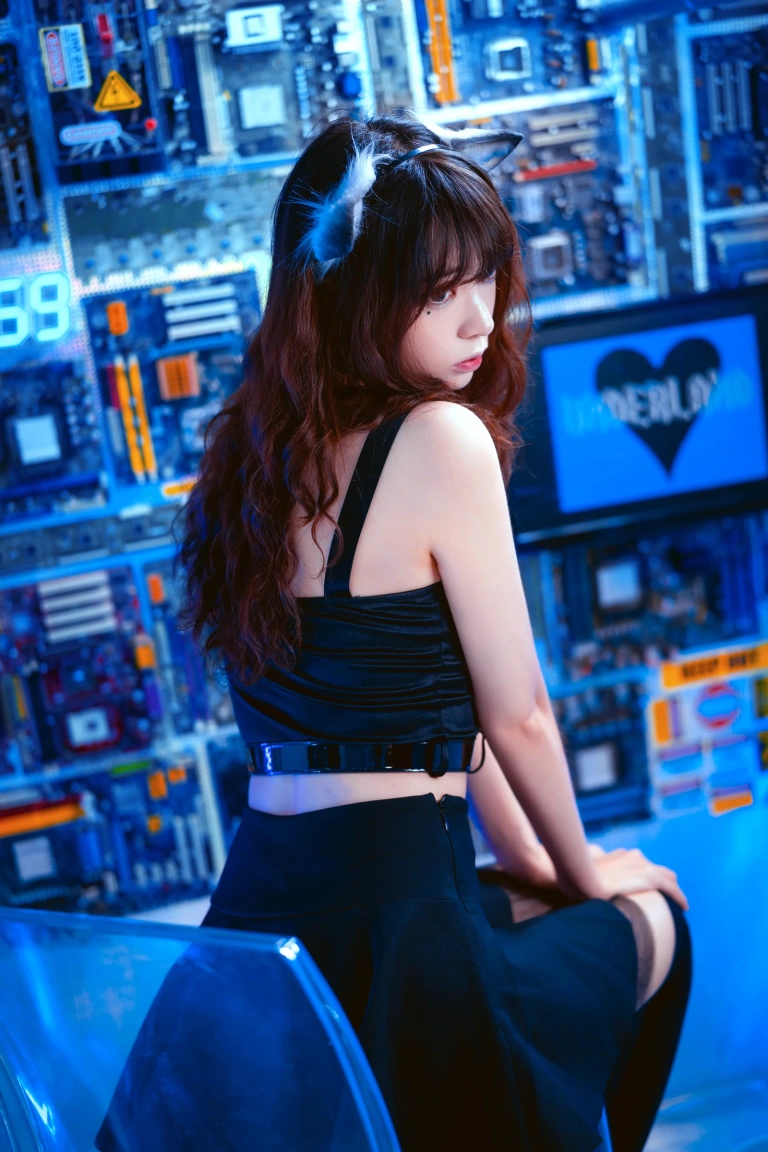 疯猫ss《魔女样双笙本 幻象蓝猫》主题写真：28张全套美图