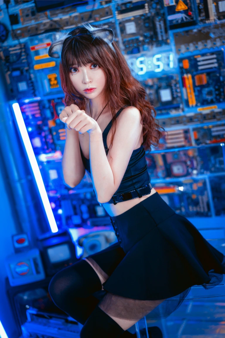 疯猫ss《魔女样双笙本 幻象蓝猫》主题写真：28张全套美图