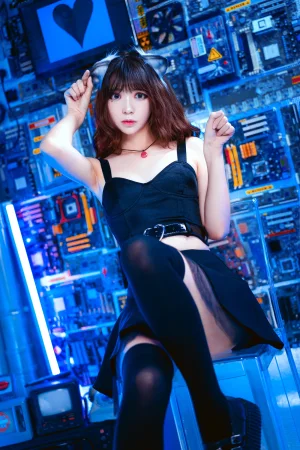疯猫ss《魔女样双笙本 幻象蓝猫》主题写真：28张全套美图