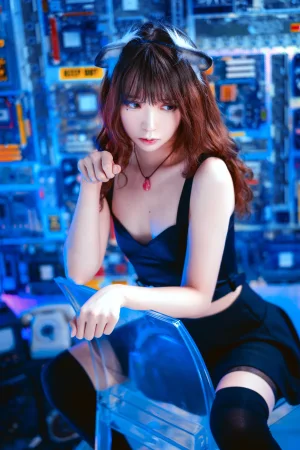 疯猫ss《魔女样双笙本 幻象蓝猫》主题写真：28张全套美图