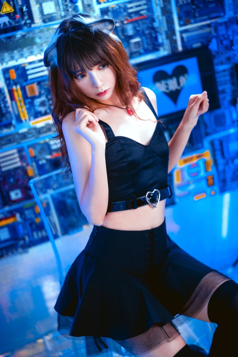 疯猫ss《魔女样双笙本 幻象蓝猫》主题写真：28张全套美图