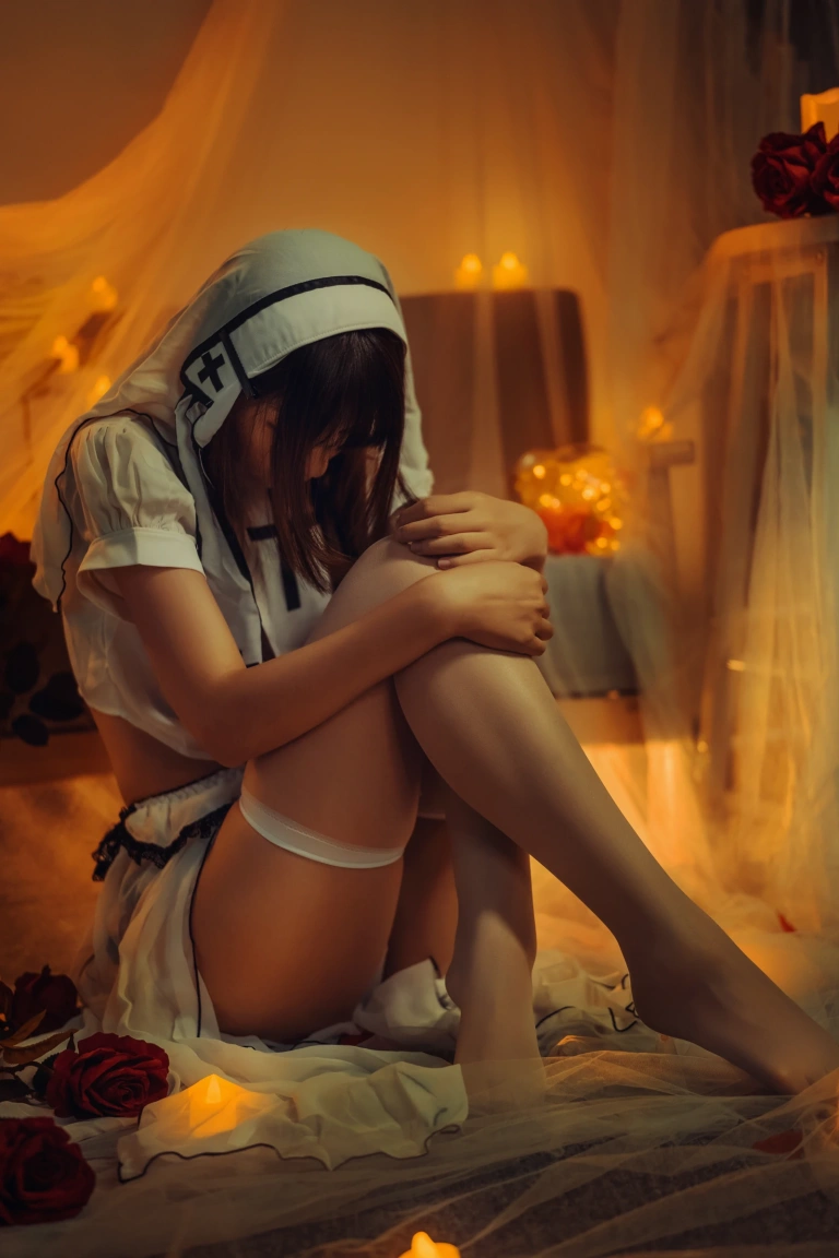 疯猫ss《魔女样双笙本 黄昏修女》主题写真：17张全套美图