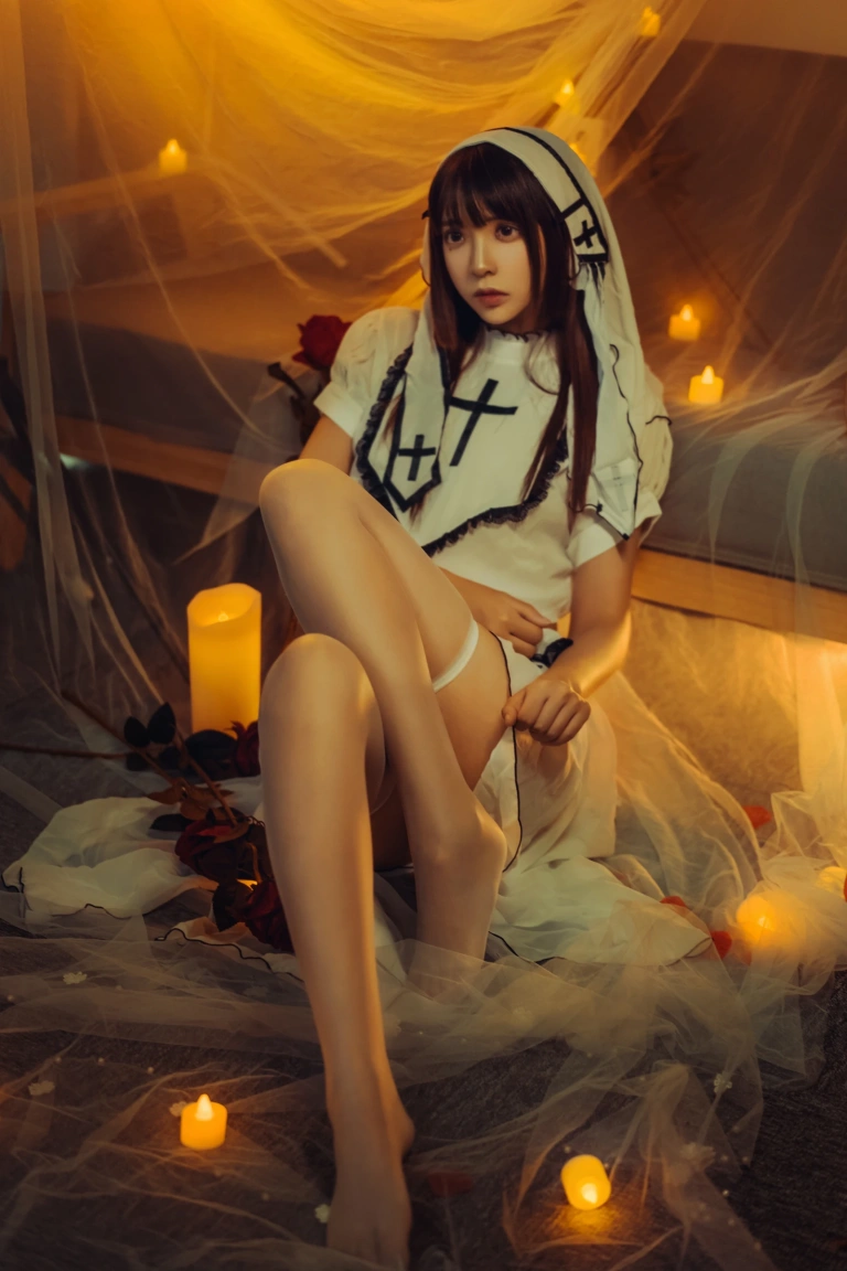 疯猫ss《魔女样双笙本 黄昏修女》主题写真：17张全套美图