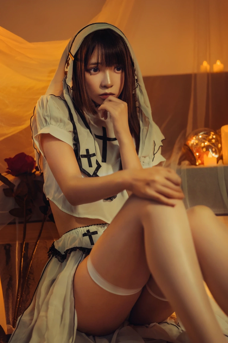疯猫ss《魔女样双笙本 黄昏修女》主题写真：17张全套美图