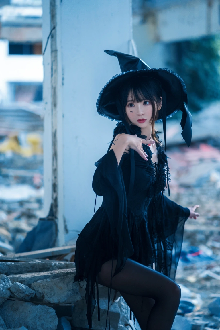 疯猫ss《魔女样双笙本 魔女》主题写真：27张全套美图