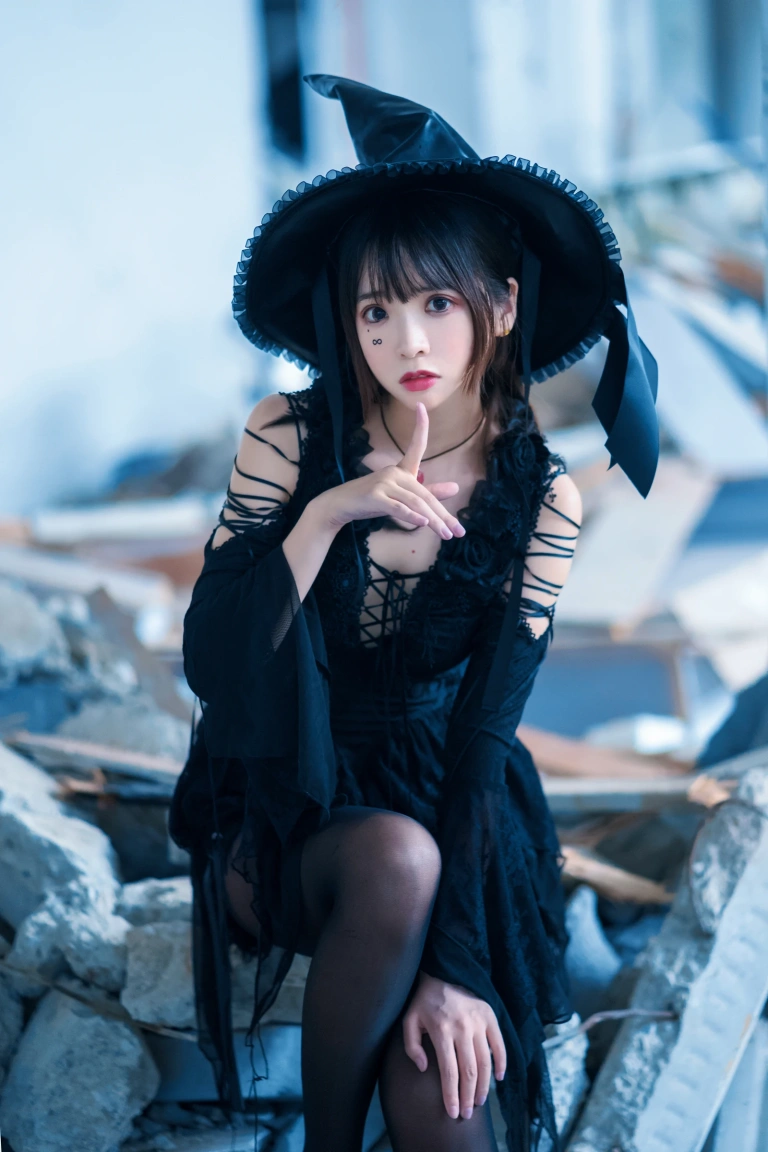 疯猫ss《魔女样双笙本 魔女》主题写真：27张全套美图