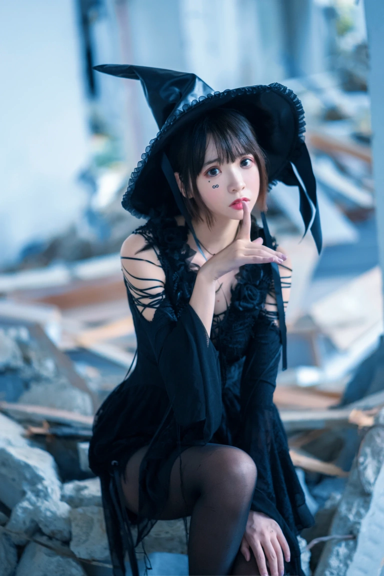 疯猫ss《魔女样双笙本 魔女》主题写真：27张全套美图