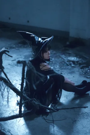 疯猫ss《魔女样双笙本 魔女》主题写真：27张全套美图