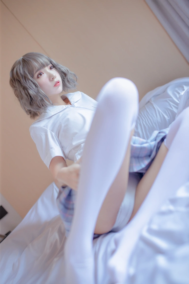 疯猫ss《思绪本 jk》主题写真：33张全套美图