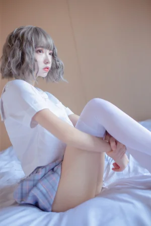 疯猫ss《思绪本 jk》主题写真：33张全套美图