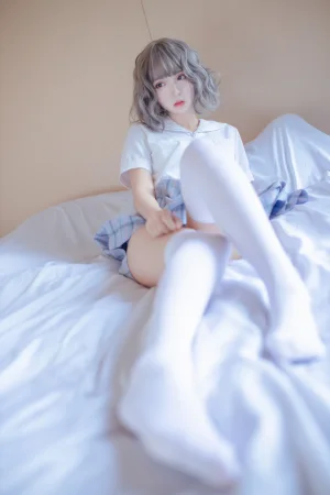 疯猫ss《思绪本 jk》主题写真：33张全套美图