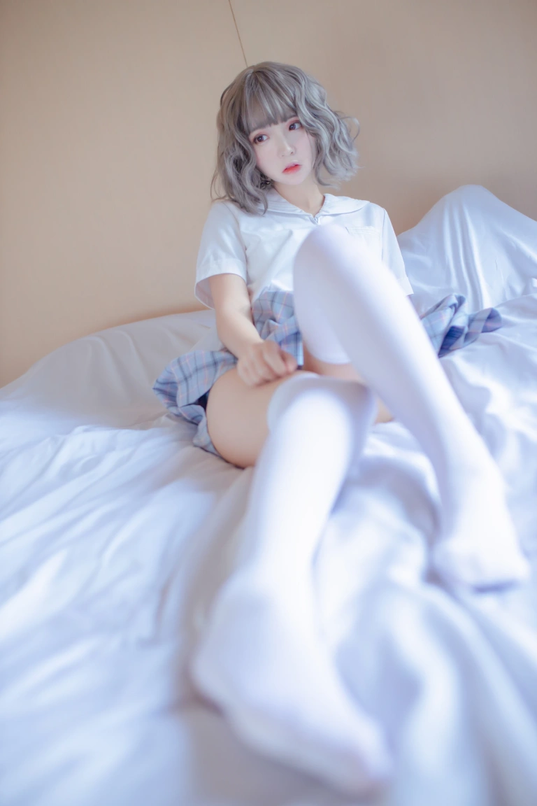 疯猫ss《思绪本 jk》主题写真：33张全套美图