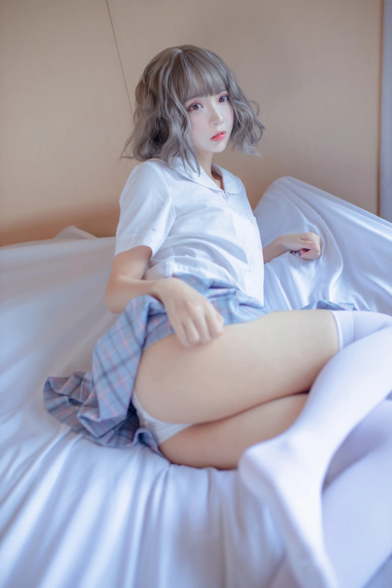 疯猫ss《思绪本 jk》主题写真：33张全套美图
