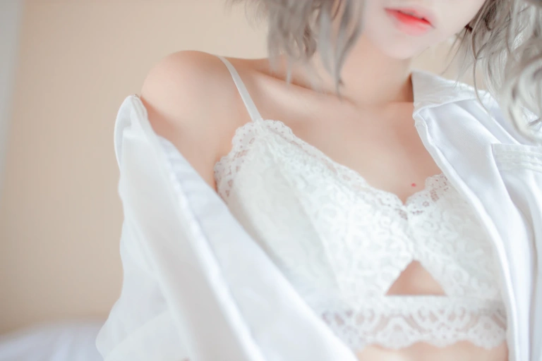 疯猫ss《思绪本 内衣》主题写真：27张全套美图